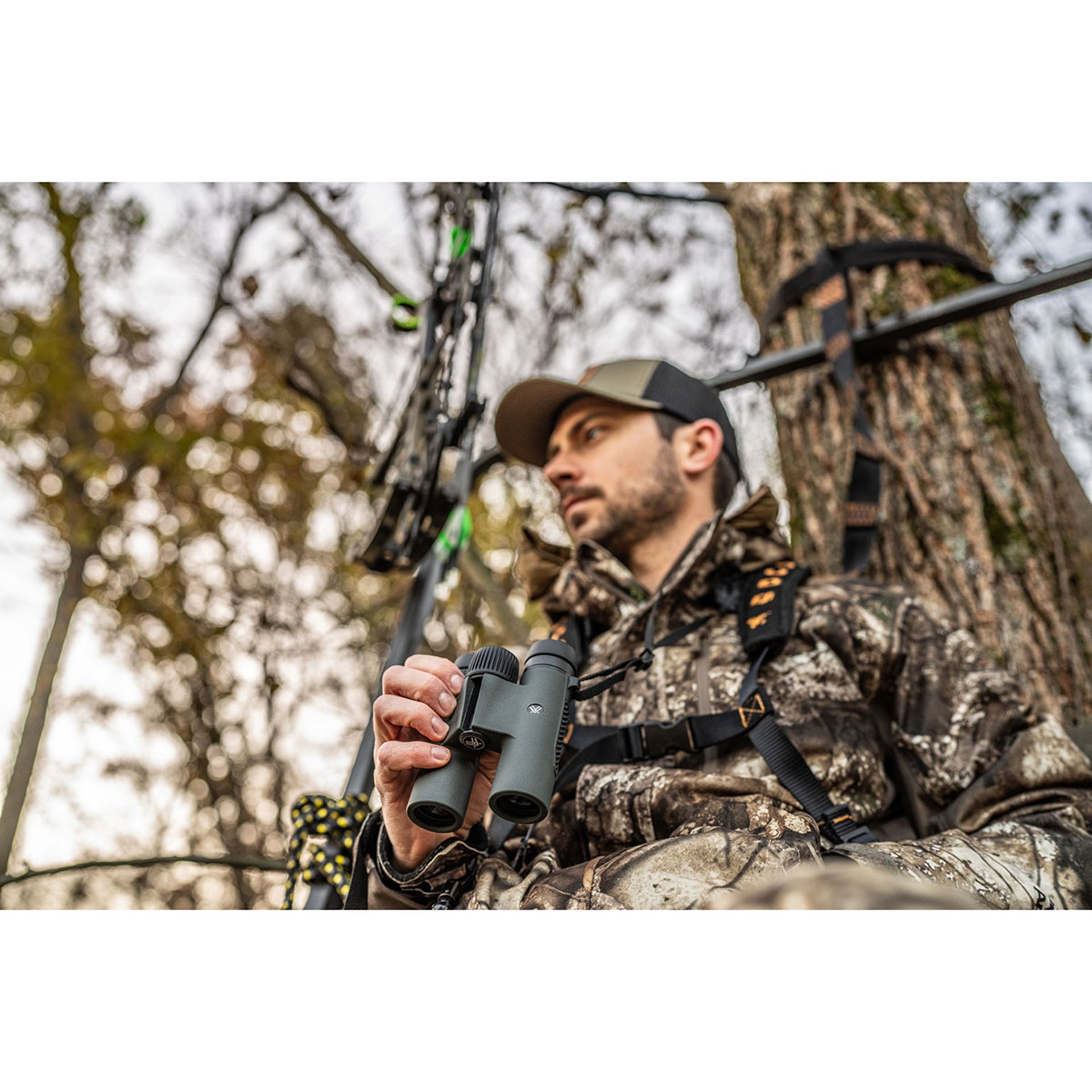 Triumph HD 10x28 Binocular